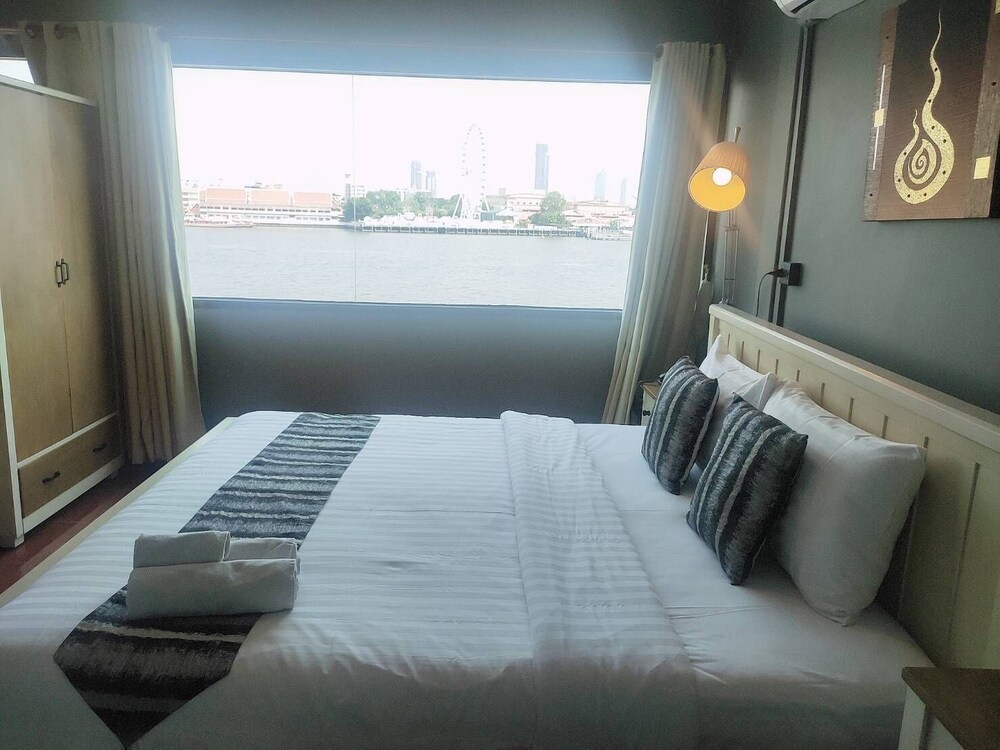 anandpura riverside hotel