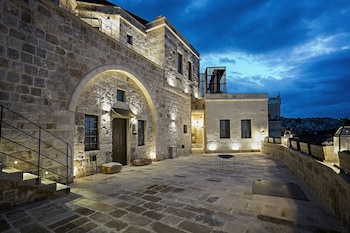 luvi cave hotel