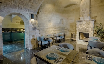 luvi cave hotel