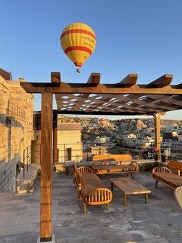 luvi cave hotel