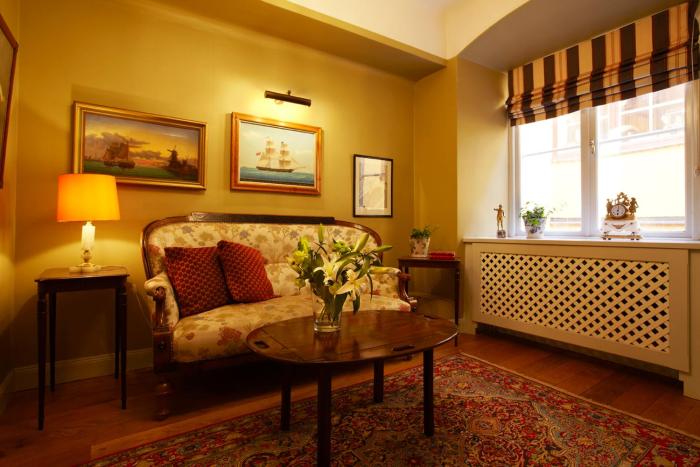 collectors victory apartments