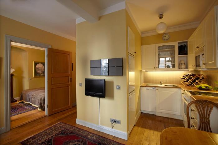 collectors victory apartments