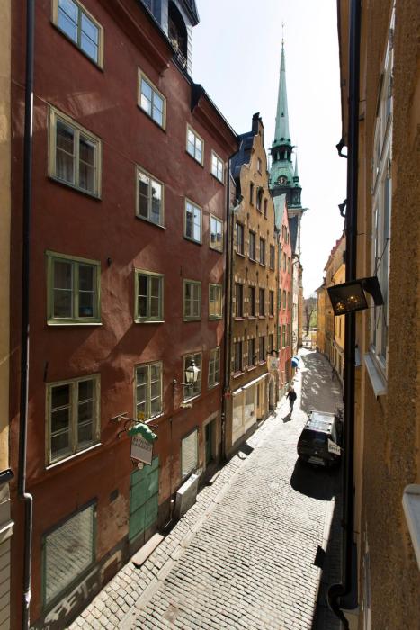 collectors victory apartments