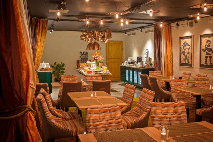 collectors victory apartments