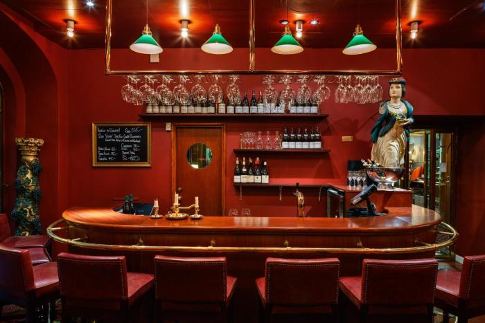 collectors victory apartments