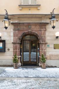 collectors victory apartments