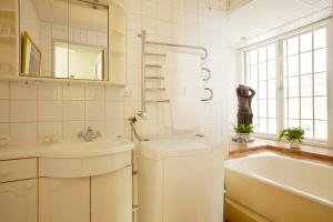 collectors victory apartments