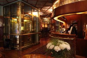 collectors victory apartments