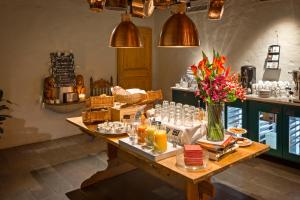 collectors victory apartments