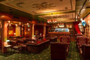 collectors victory apartments