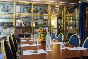 collectors victory apartments