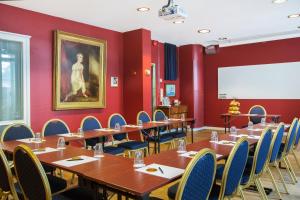 collectors victory apartments