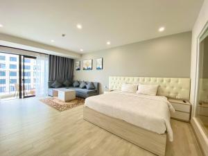 wise stay gold coast nha trang