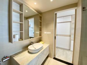 wise stay gold coast nha trang