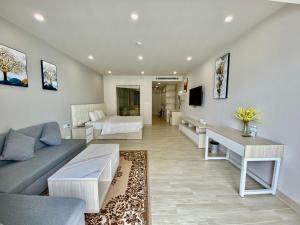 wise stay gold coast nha trang