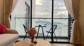 wise stay scenia bay nha trang