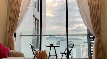 wise stay scenia bay nha trang