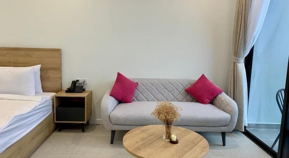 wise stay scenia bay nha trang