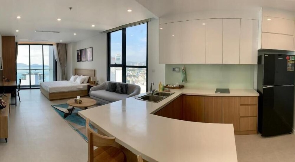 wise stay scenia bay nha trang