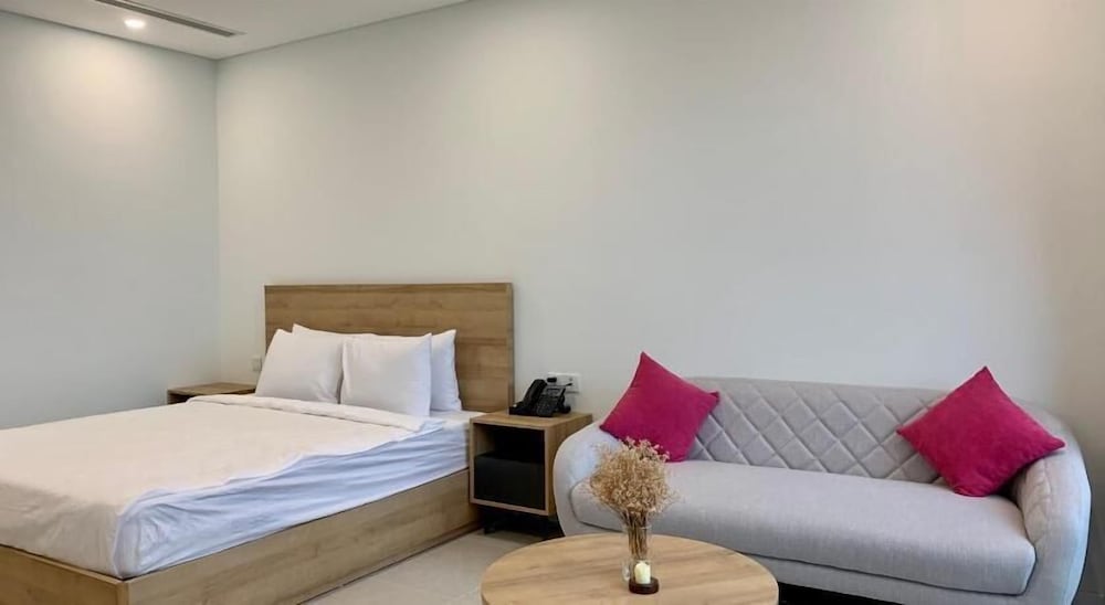 wise stay scenia bay nha trang