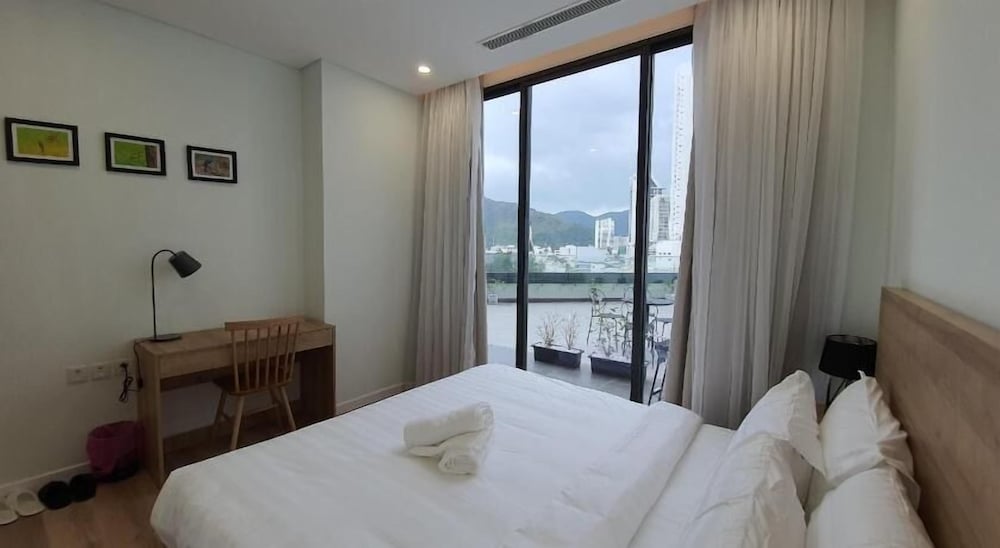 wise stay scenia bay nha trang