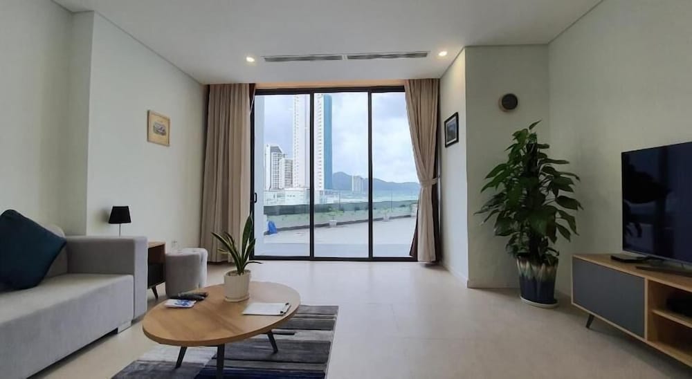 wise stay scenia bay nha trang
