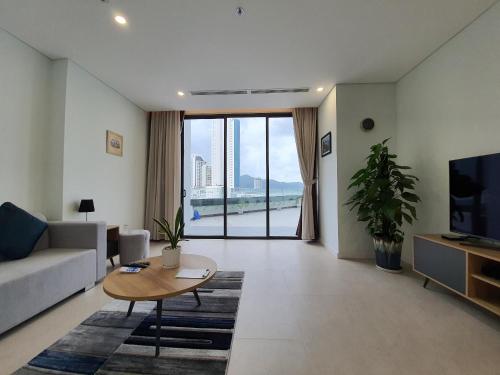 wise stay scenia bay nha trang