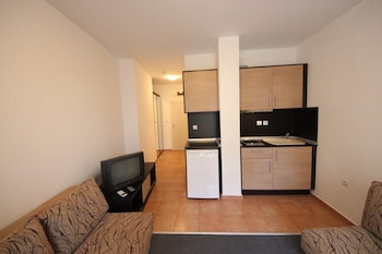 menada ravda apartments