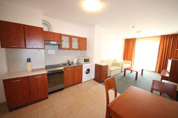 menada ravda apartments