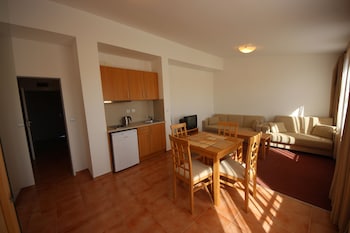 menada ravda apartments