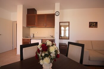 menada ravda apartments