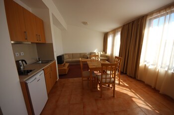 menada ravda apartments