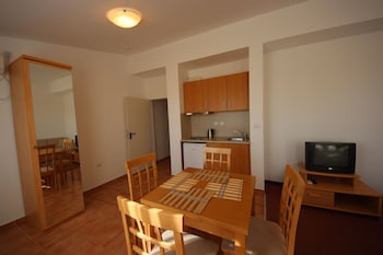 menada ravda apartments