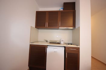 menada ravda apartments