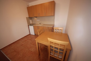 menada ravda apartments