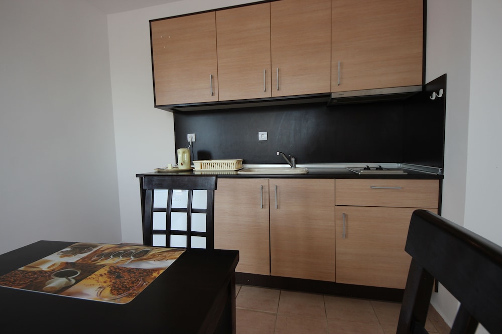 menada ravda apartments