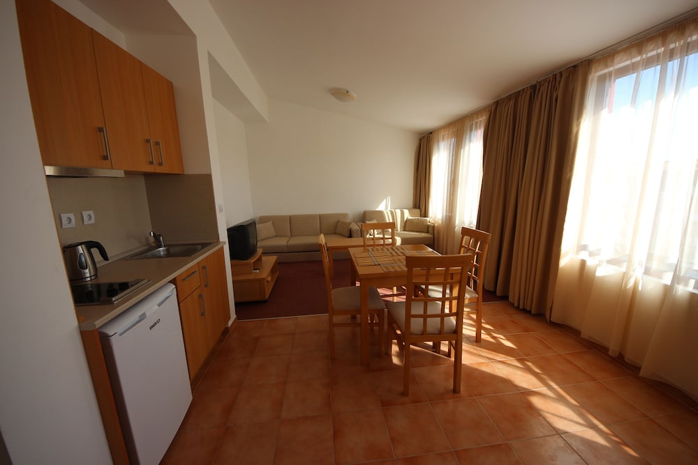 menada ravda apartments