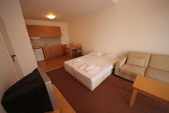 menada ravda apartments