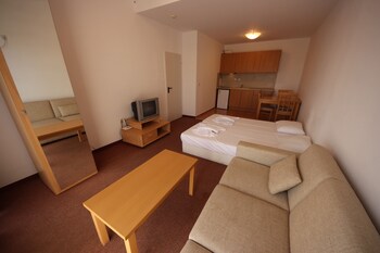 menada ravda apartments