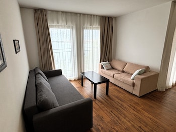 menada ravda apartments