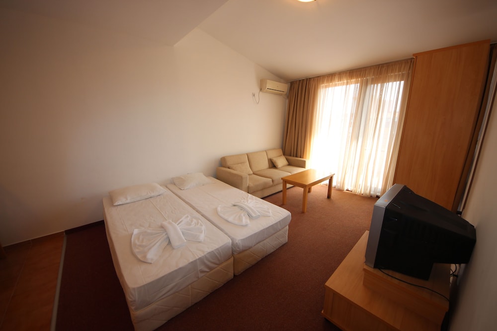 menada ravda apartments