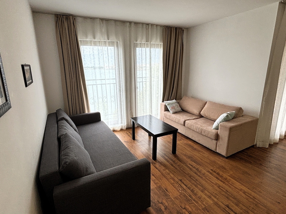 menada ravda apartments