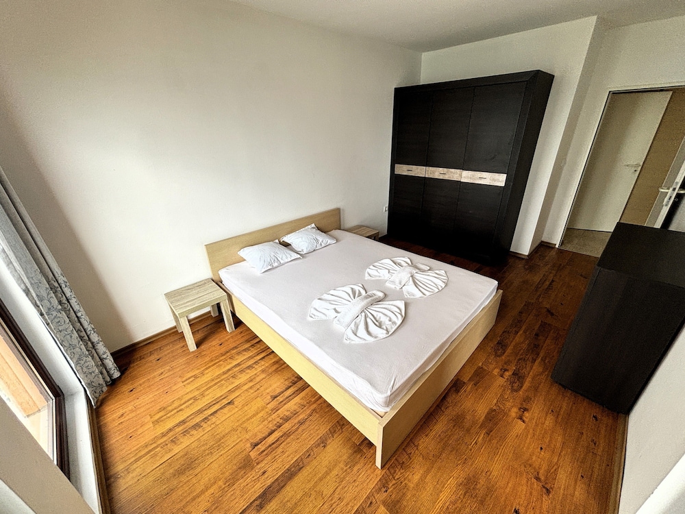 menada ravda apartments