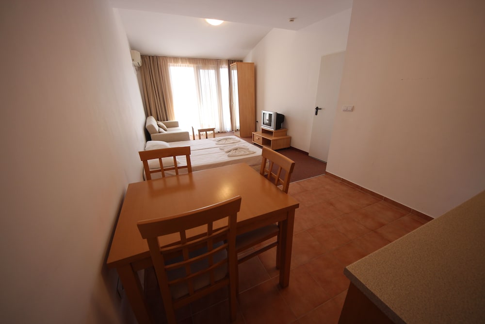 menada ravda apartments