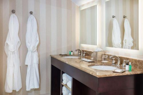 the equinox golf resort and spa