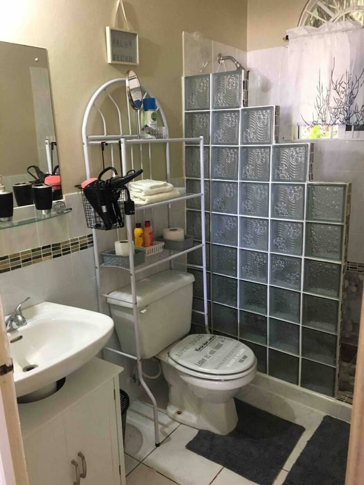 immaculate 1 bed villa in ocho rios