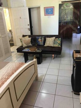 immaculate 1 bed villa in ocho rios