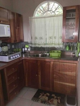 immaculate 1 bed villa in ocho rios