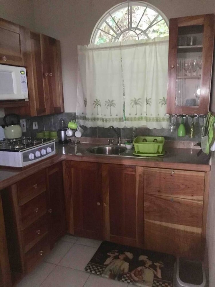 immaculate 1 bed villa in ocho rios