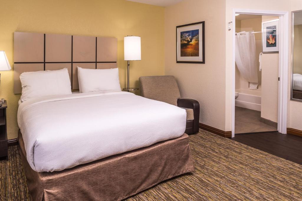 candlewood suites kansas city speedway by ihg
